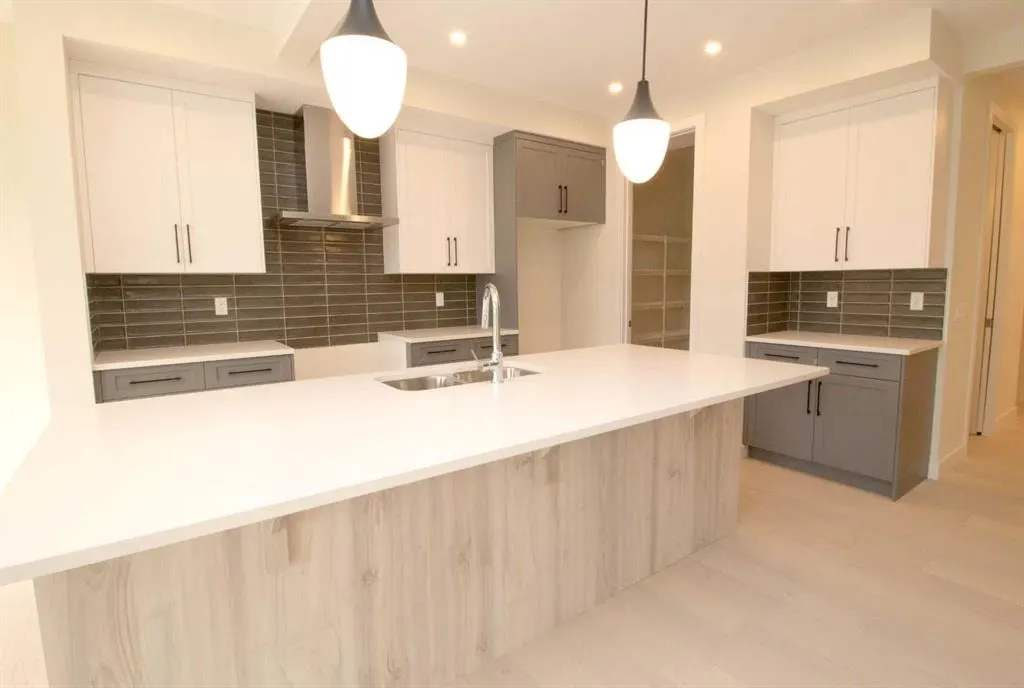 111 Sundown Crescent — photo 3