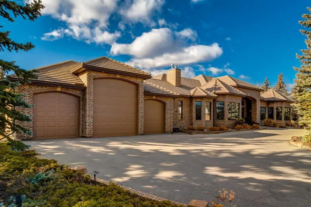 31 Pinnacle Ridge Drive SW — photo 1