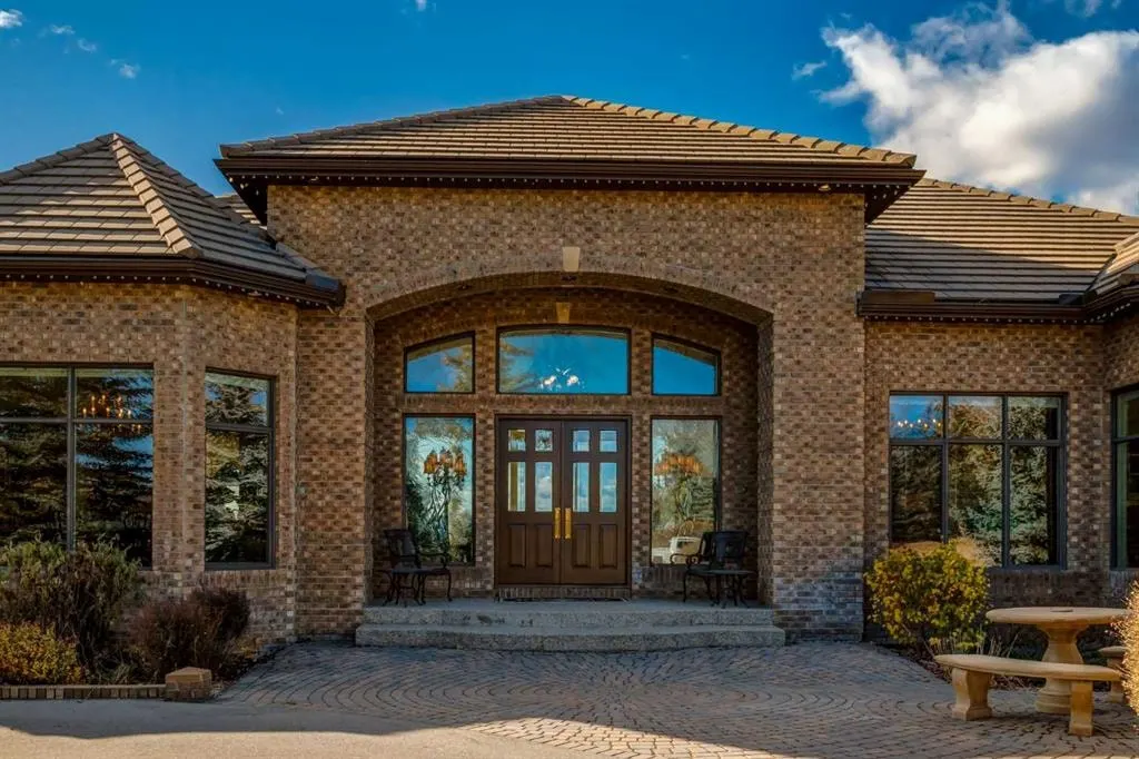 31 Pinnacle Ridge Drive SW — photo 2