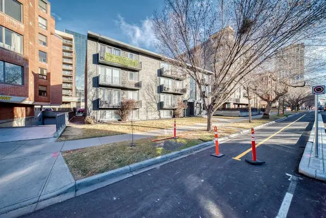 620 15 Avenue SW #104
