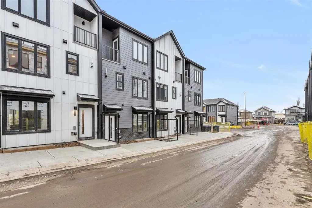 124 Arbour Lake Court NW — photo 2