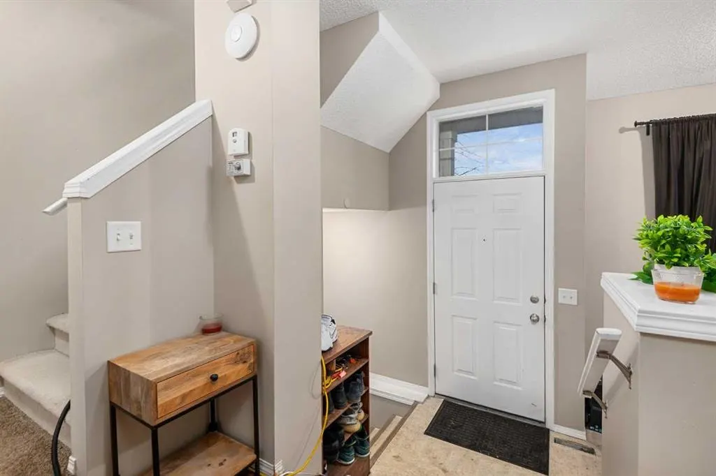 205 Mckenzie Towne Gate SE — photo 2