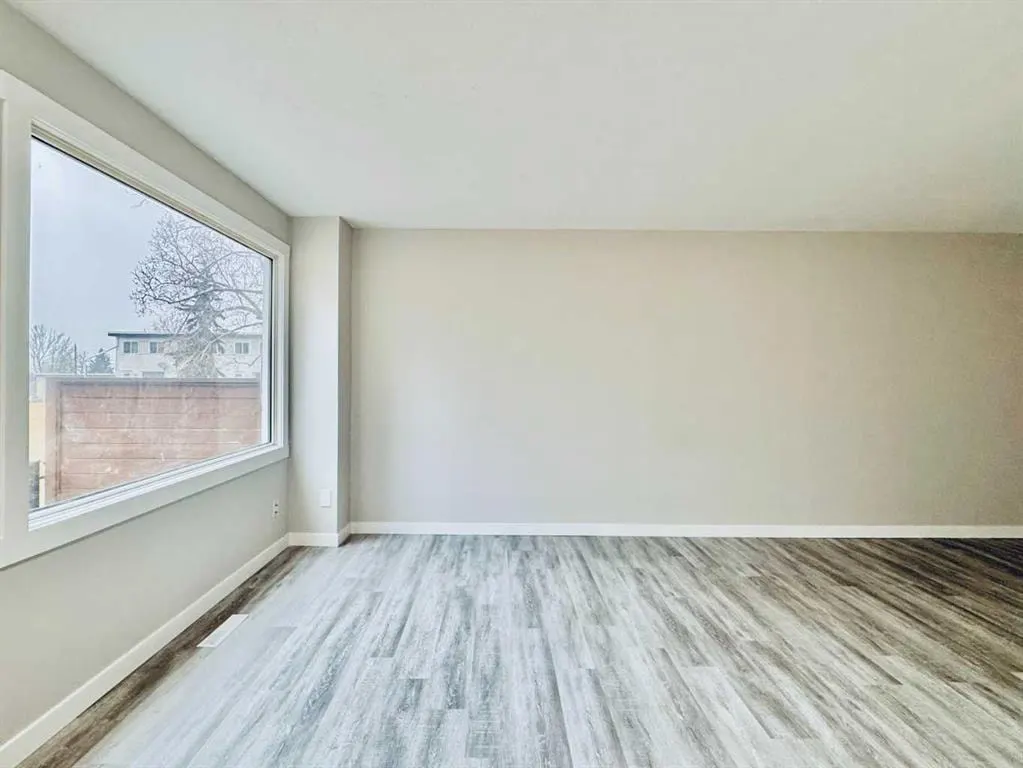 2211 19 Street NE #221 — photo 2