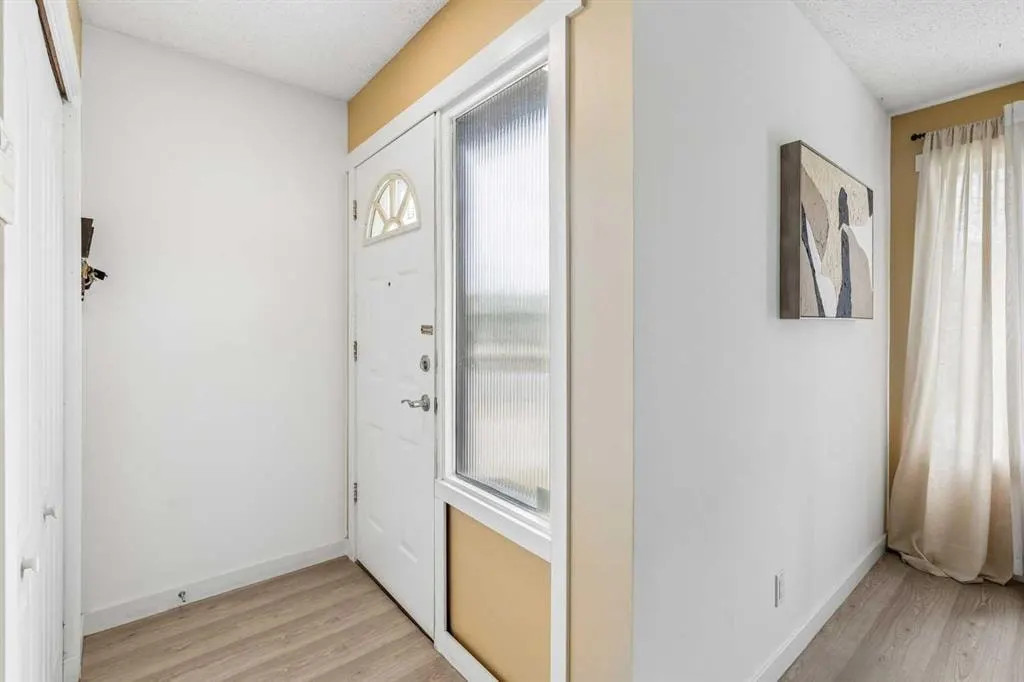 212 Whitman Place NE — photo 3