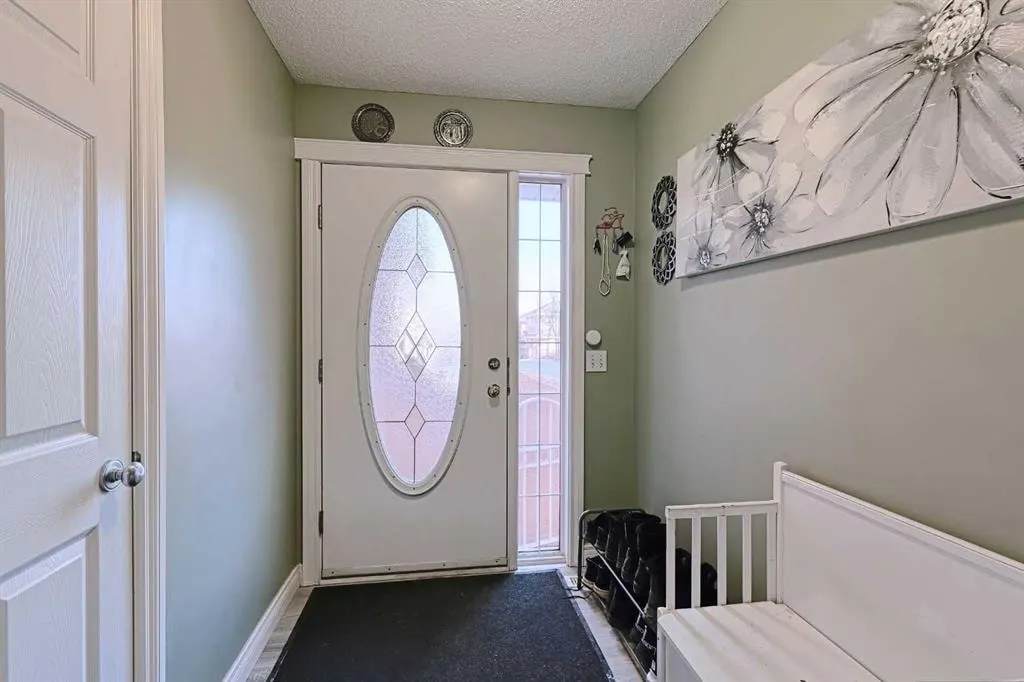 501 Coral Cove NE — photo 3