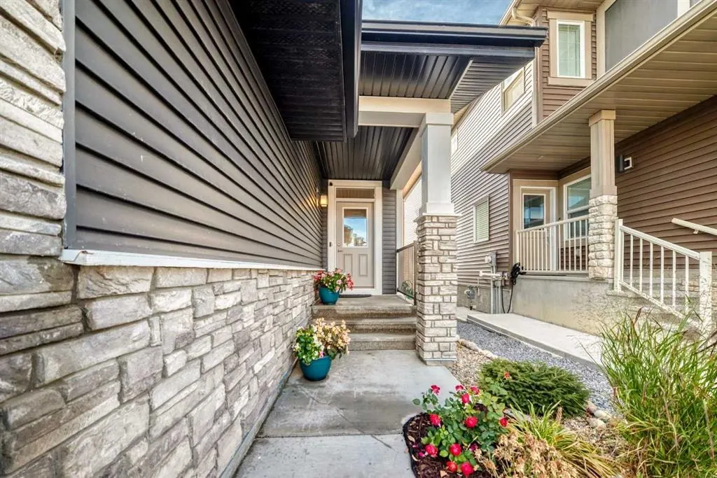 615 Kingsmere Way SE — photo 2