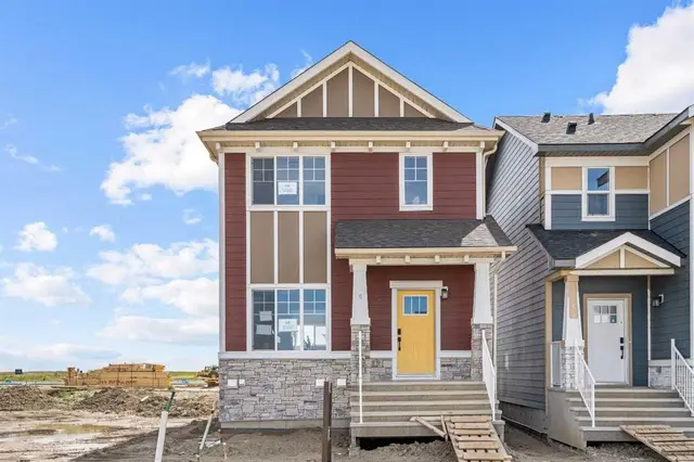 84 Buffaloberry Manor SE