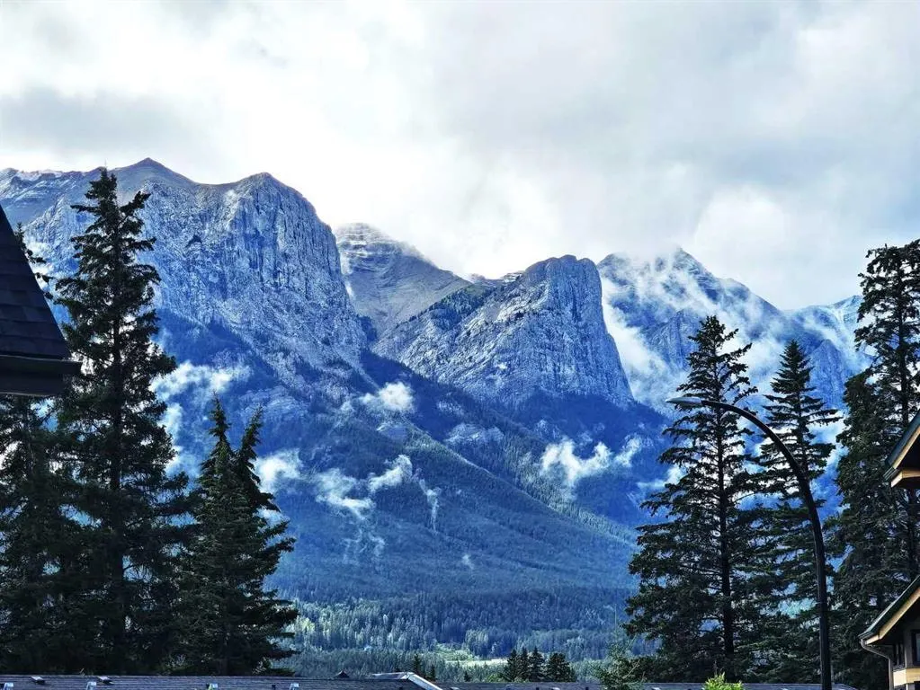 121 Kananaskis Way #102 — photo 2