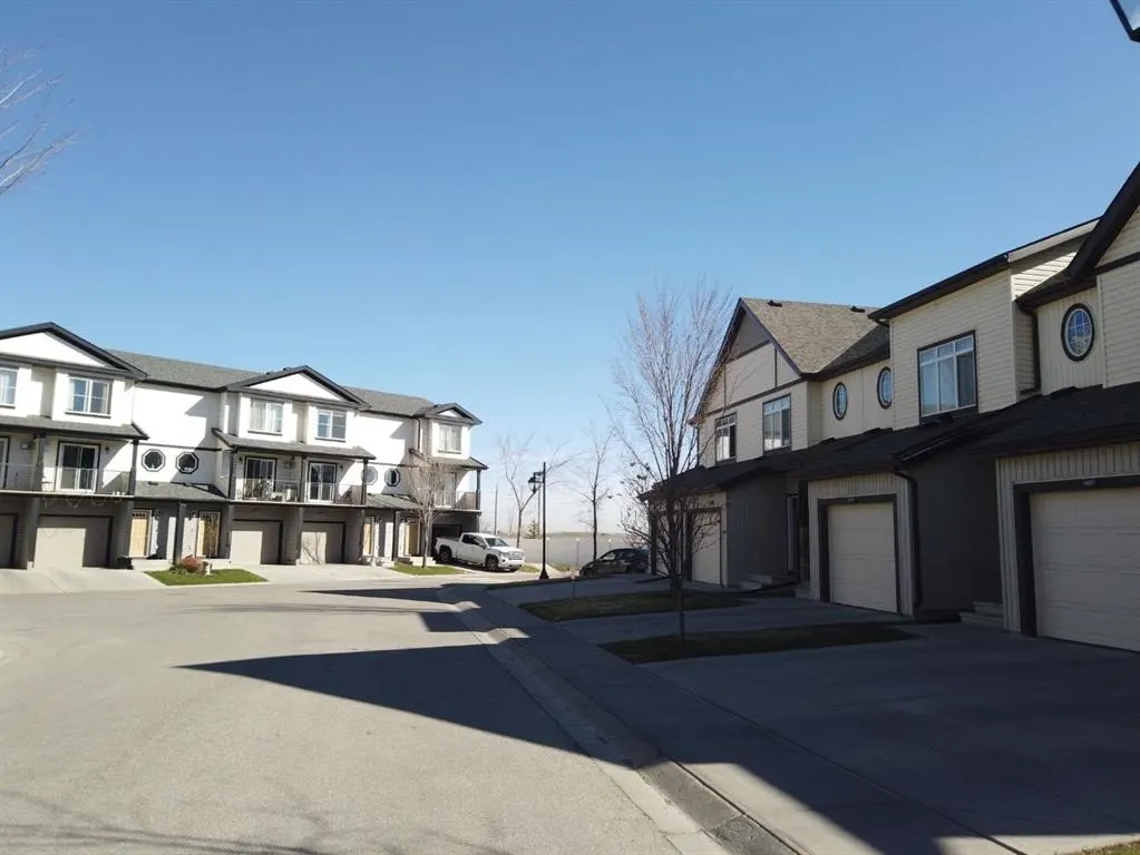 337 COPPERPOND Landing SE — photo 2