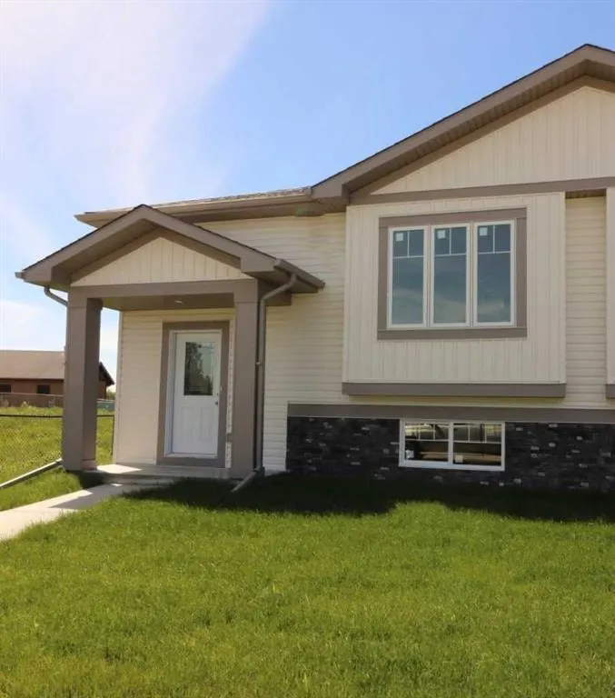 447 Henricks Drive — photo 2