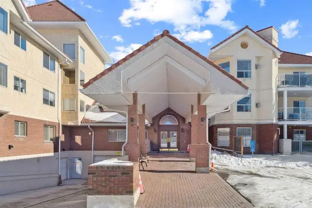 1818 Simcoe Boulevard SW #2327