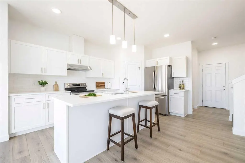 312 Edgefield Close