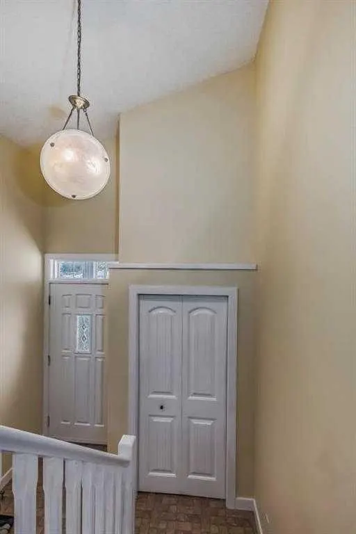 211 Saddlebrook Way NE — photo 3
