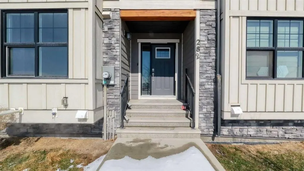 282 Alpine Avenue SW — photo 2