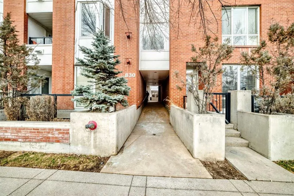 830 Centre Avenue NE #204 — photo 3