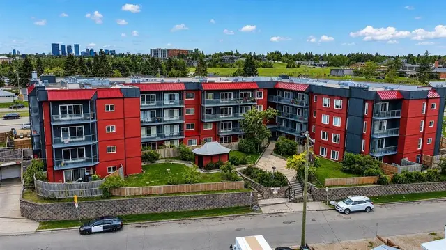 333 Garry Crescent NE #303