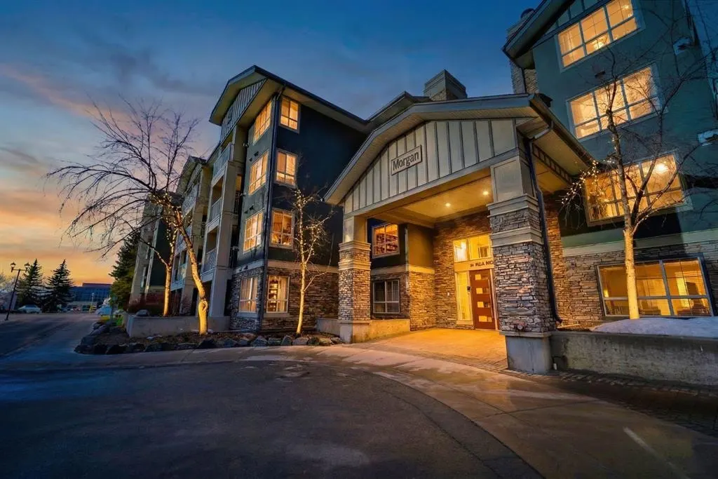 35 Richard Court SW #426 — photo 2