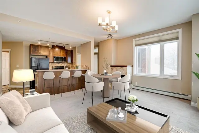 24 Hemlock Crescent SW #3306