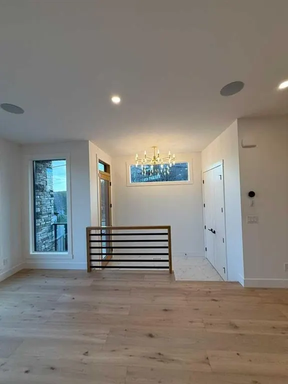 1924 10 Avenue NW — photo 3