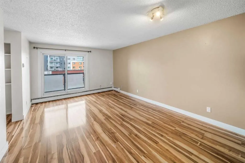 1915 26 Street SW #303 — photo 3