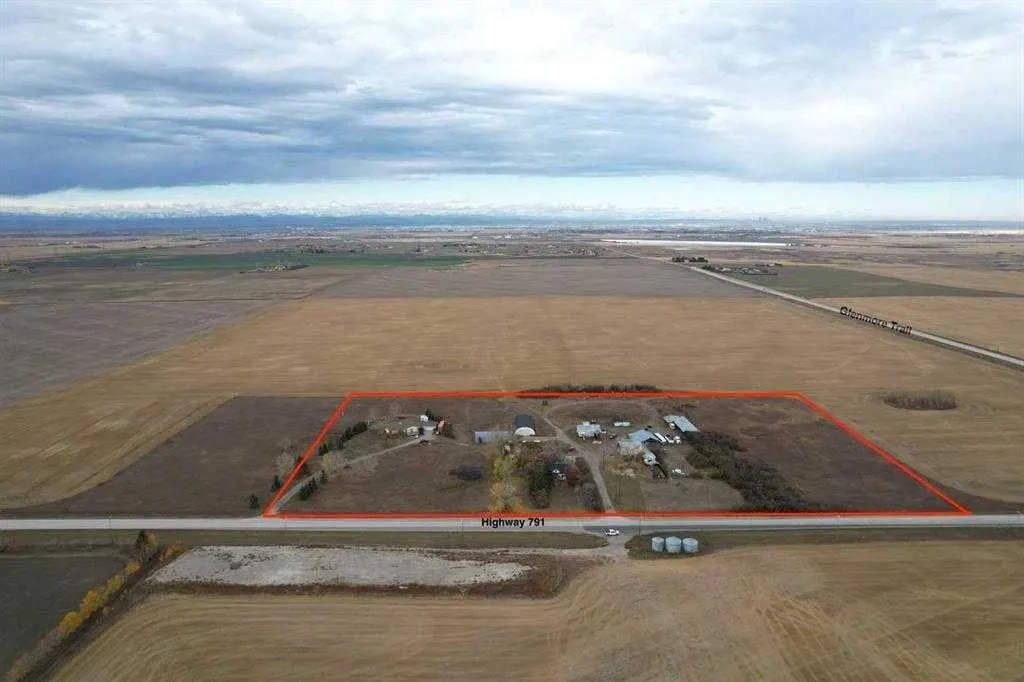 233165 & 233191 Range Road 280 — photo 1