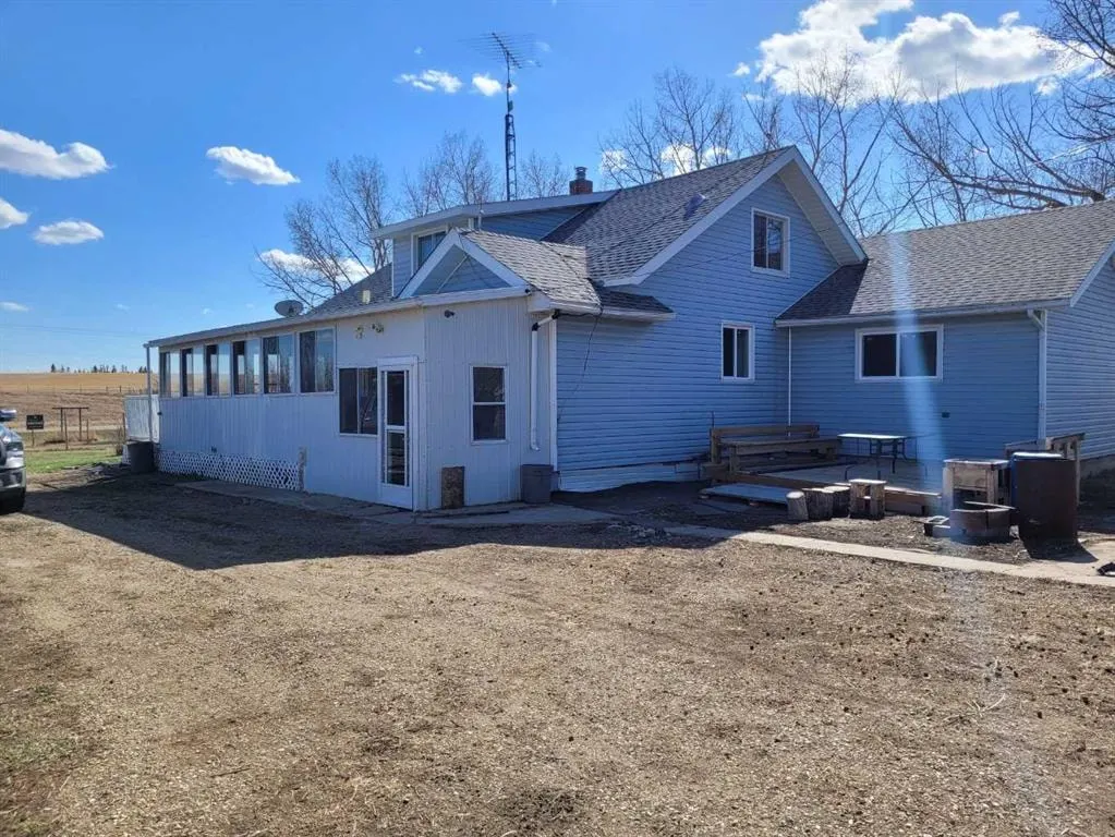 225074 Highway 583 — photo 1