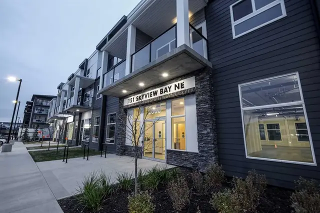 151 Skyview Bay NE #2226