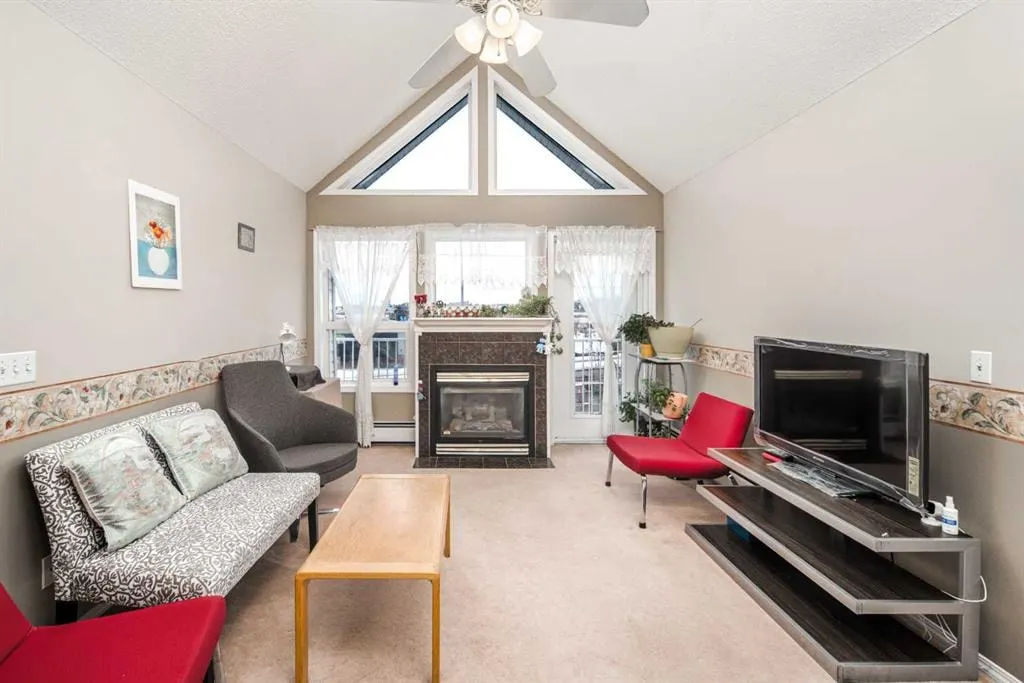 7 Harvest Gold Manor NE #313 — photo 3