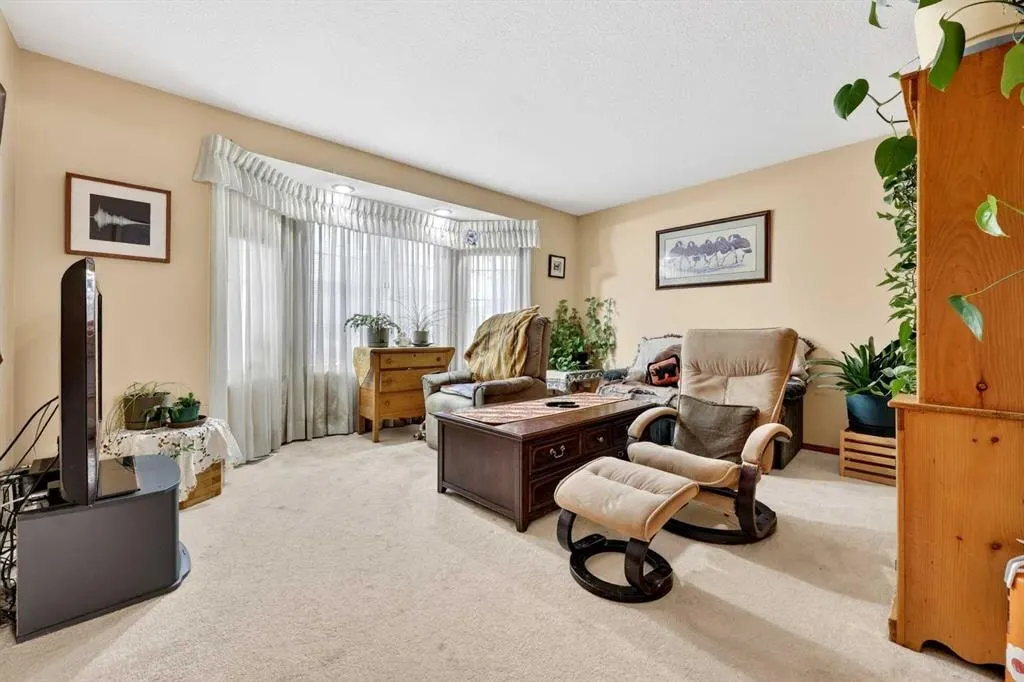 1124 Gleneagles Drive — photo 3