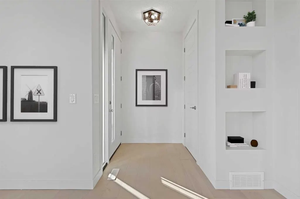 1189 Waterford Drive — photo 2