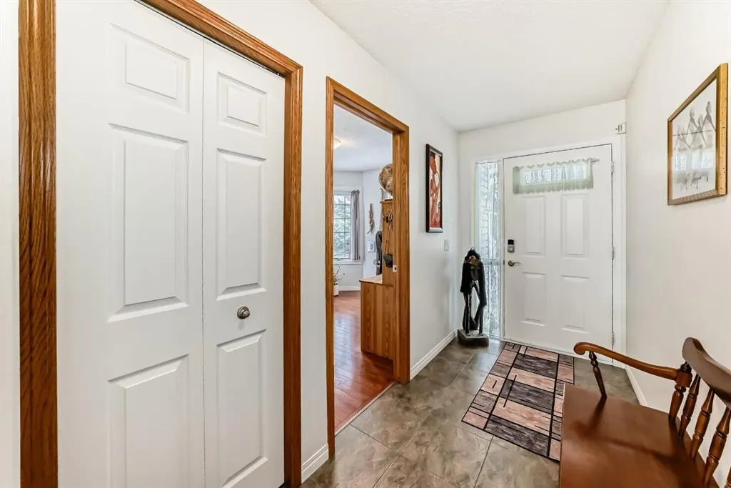 157 Hawkstone Manor NW — photo 3