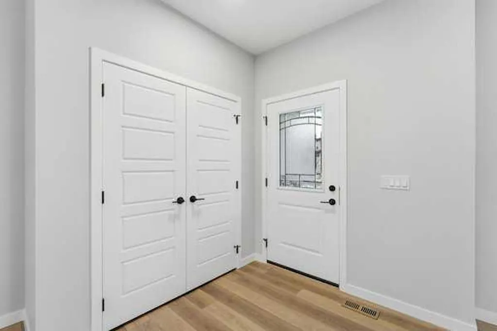 2161 Bayview Drive SW — photo 3
