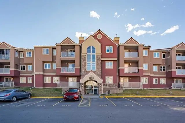 1234 Edenwold Heights NW #34