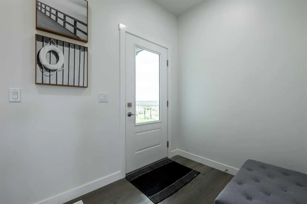 300 Edgefield Close — photo 2