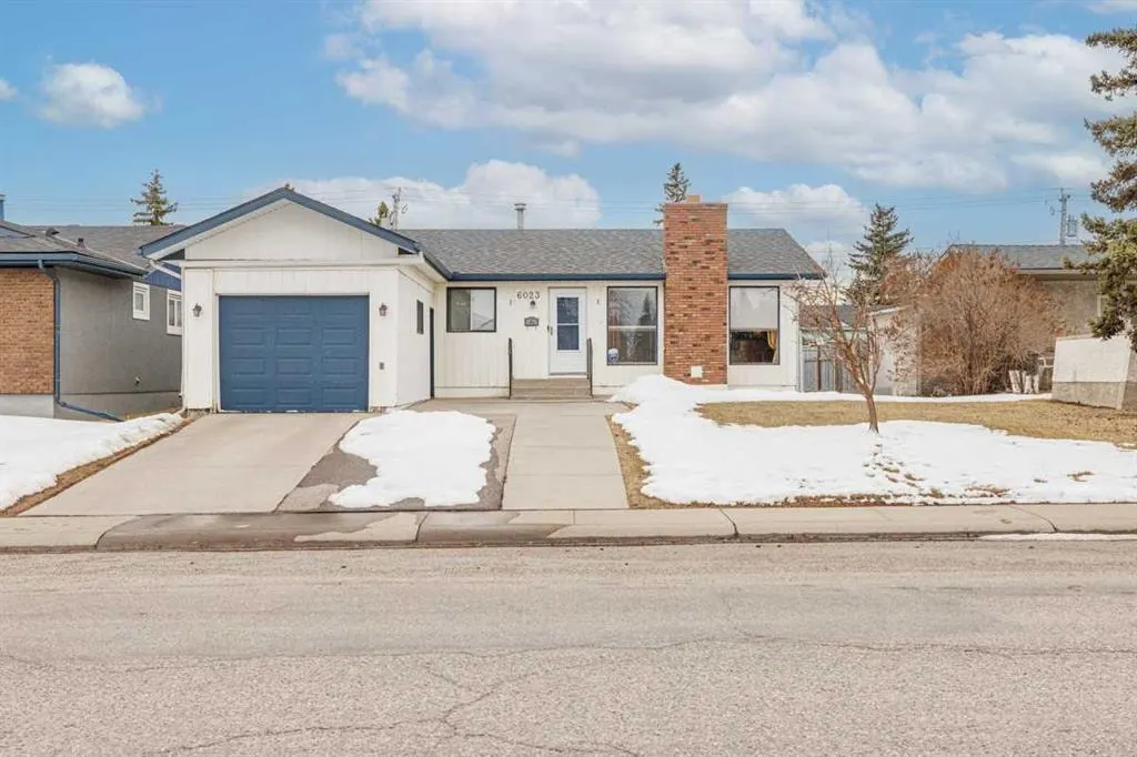 6023 MADDOCK Drive NE — photo 1