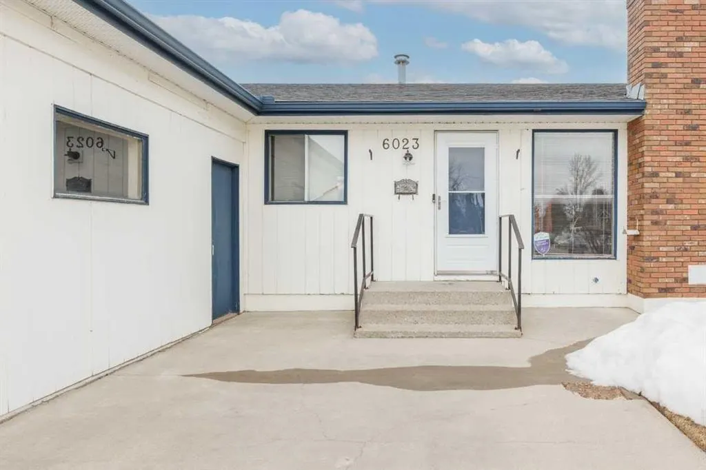 6023 MADDOCK Drive NE — photo 3