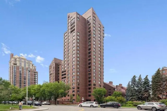 500 EAU CLAIRE Avenue SW #202A