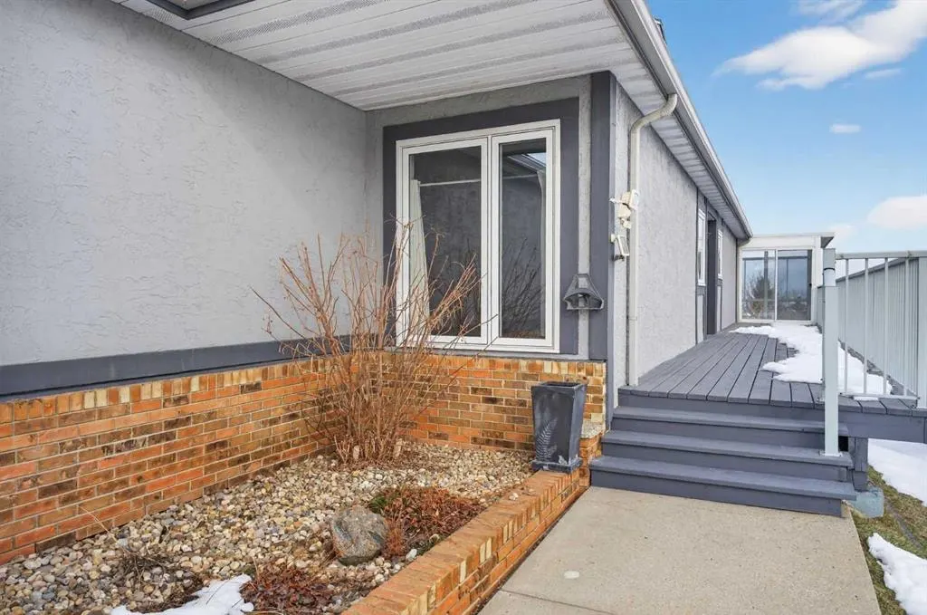96 Norquay Heights NW — photo 3