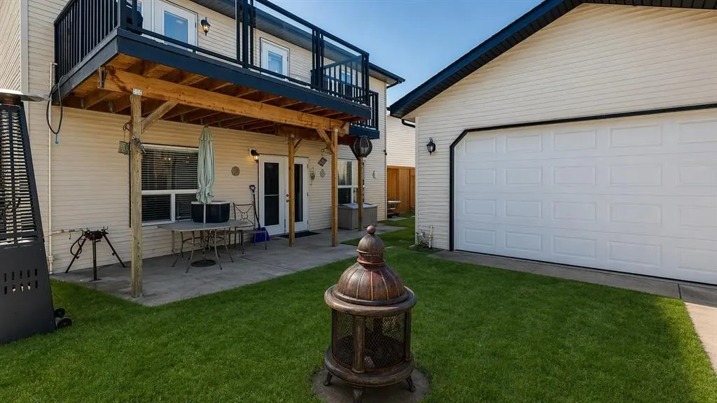 143 Ackerman Crescent — photo 2