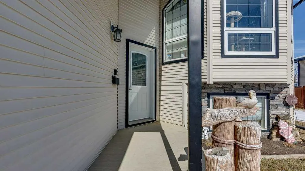 143 Ackerman Crescent — photo 3