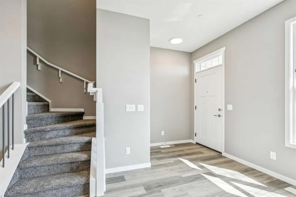 205 Hotchkiss Road SE — photo 2