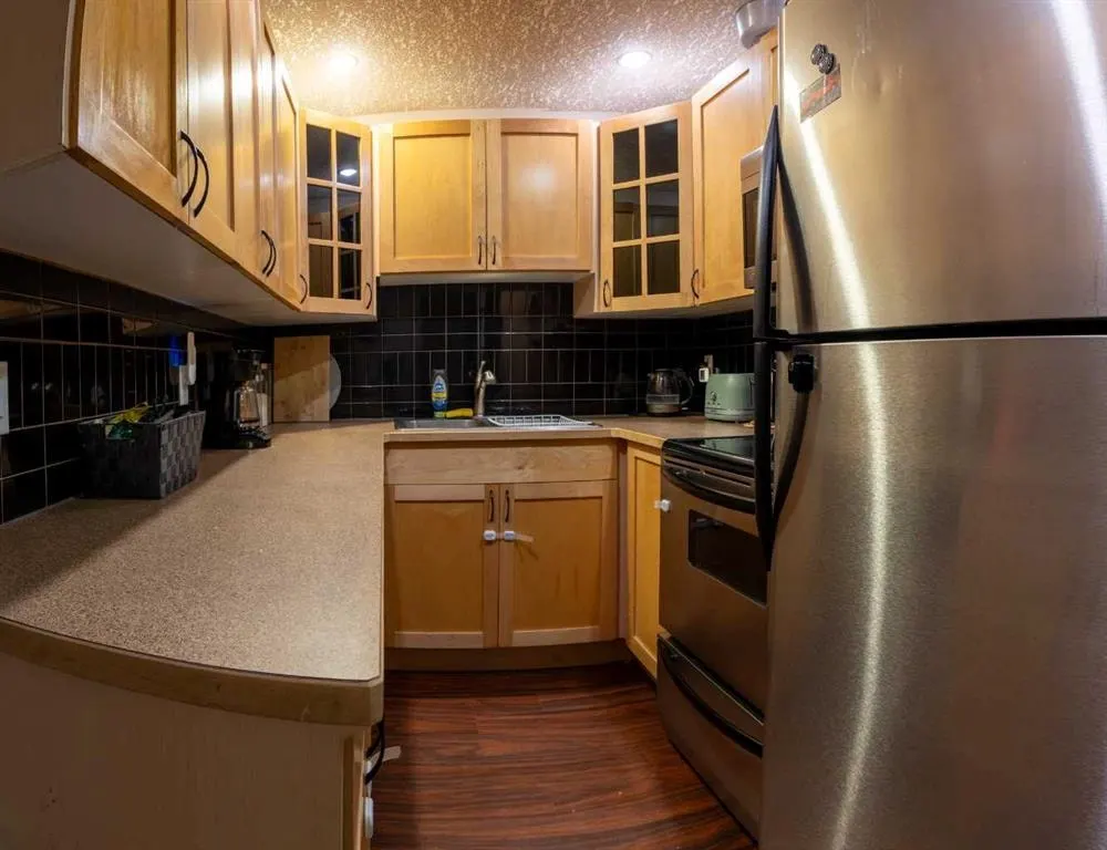 717 4A Street NE #204 — photo 3