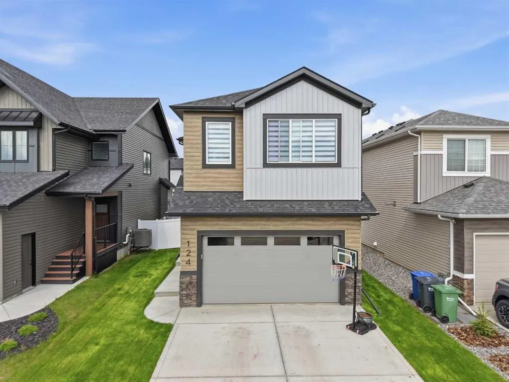 124 Emerald Drive — photo 2