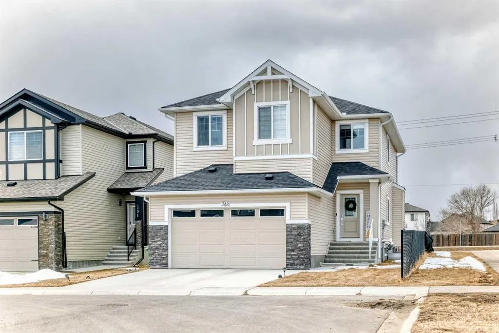 753 Edgefield Crescent — photo 3
