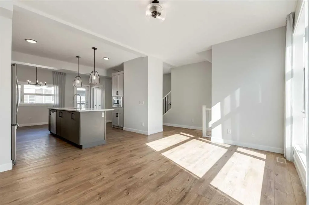121 Walden Lane SE — photo 3
