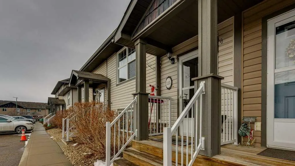 115 Redwood Boulevard — photo 3