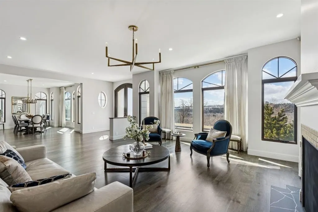 2908 Toronto Crescent NW — photo 3