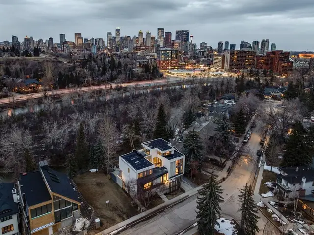 710 Rideau Road SW