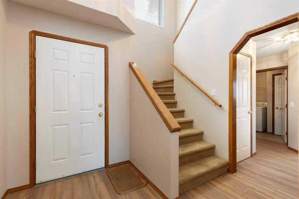 205 Scotia Point NW — photo 3