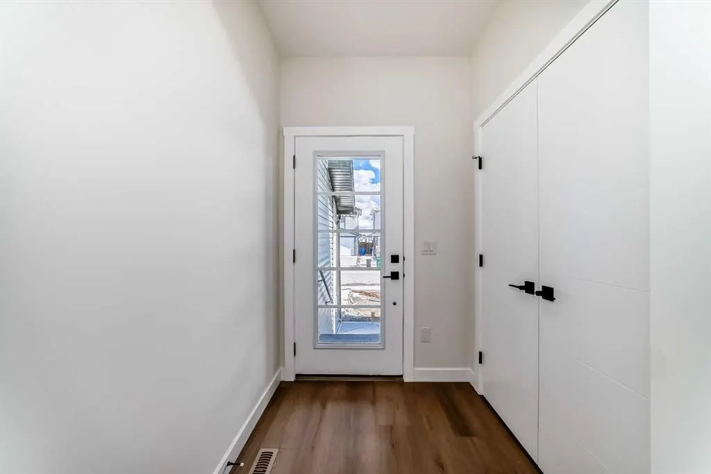 117 Baysprings Gardens SW — photo 3
